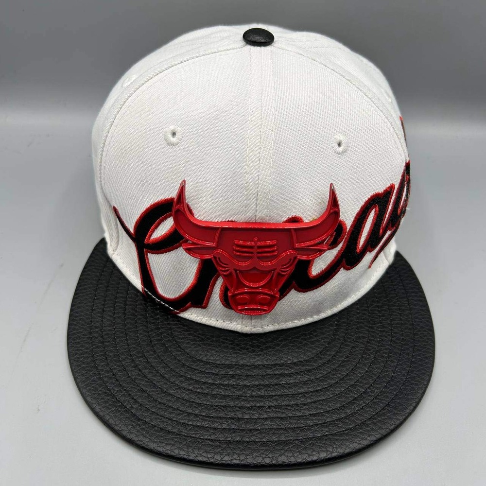 Chicago Bulls NBA Hat Men White Black Metal Logo 9Fifty New Era Snap Back Cap